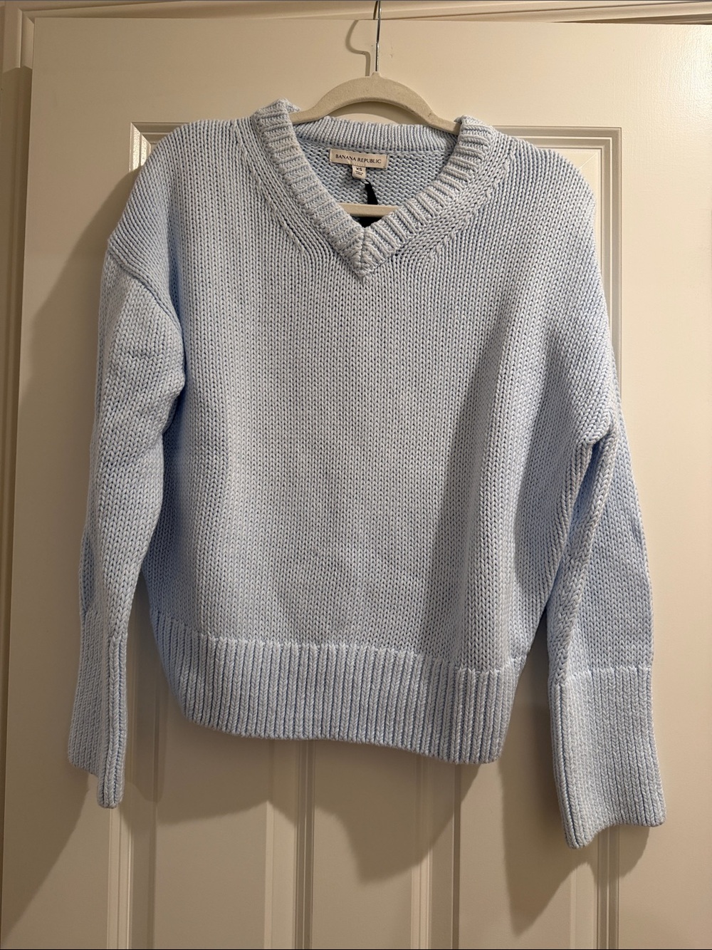 Banana Republic Pale Blue V-Neck Knit Pullover